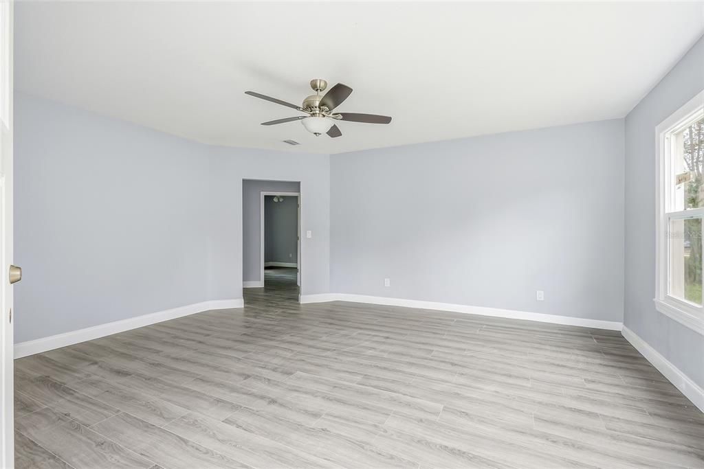 En Venta: $329,900 (3 camas, 2 baños, 1306 Pies cuadrados)