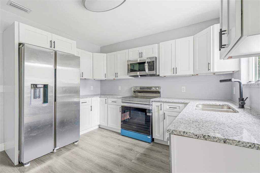 En Venta: $329,900 (3 camas, 2 baños, 1306 Pies cuadrados)