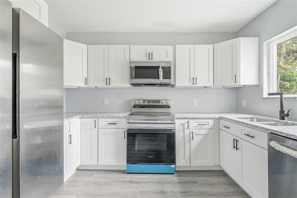 En Venta: $329,900 (3 camas, 2 baños, 1306 Pies cuadrados)