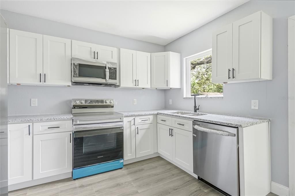 En Venta: $329,900 (3 camas, 2 baños, 1306 Pies cuadrados)