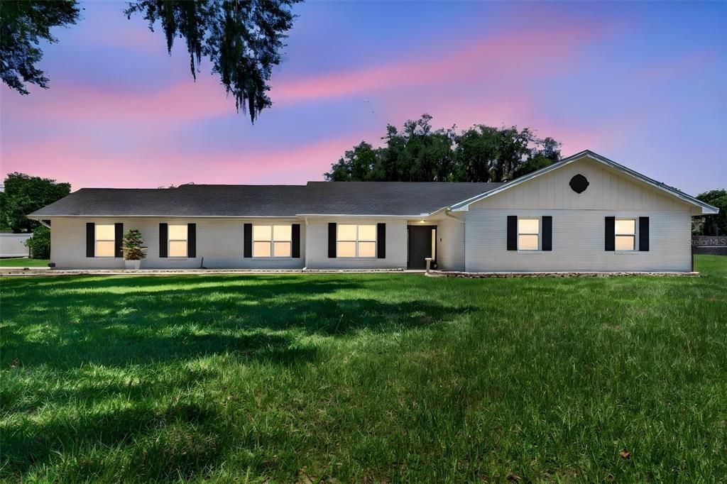 На продажу: $449,900 (4 спален, 2 ванн, 2372 Квадратных фут)