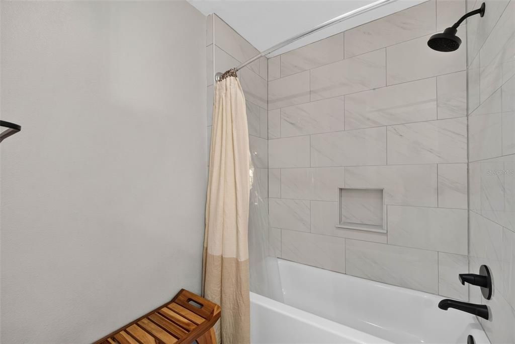 На продажу: $449,900 (4 спален, 2 ванн, 2372 Квадратных фут)