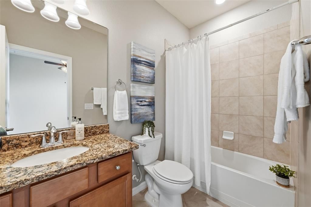 На продажу: $349,900 (4 спален, 3 ванн, 2035 Квадратных фут)