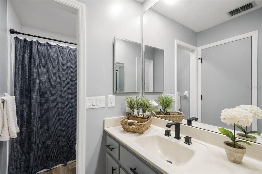 Active With Contract: $559,900 (5 beds, 3 baths, 3631 Square Feet)