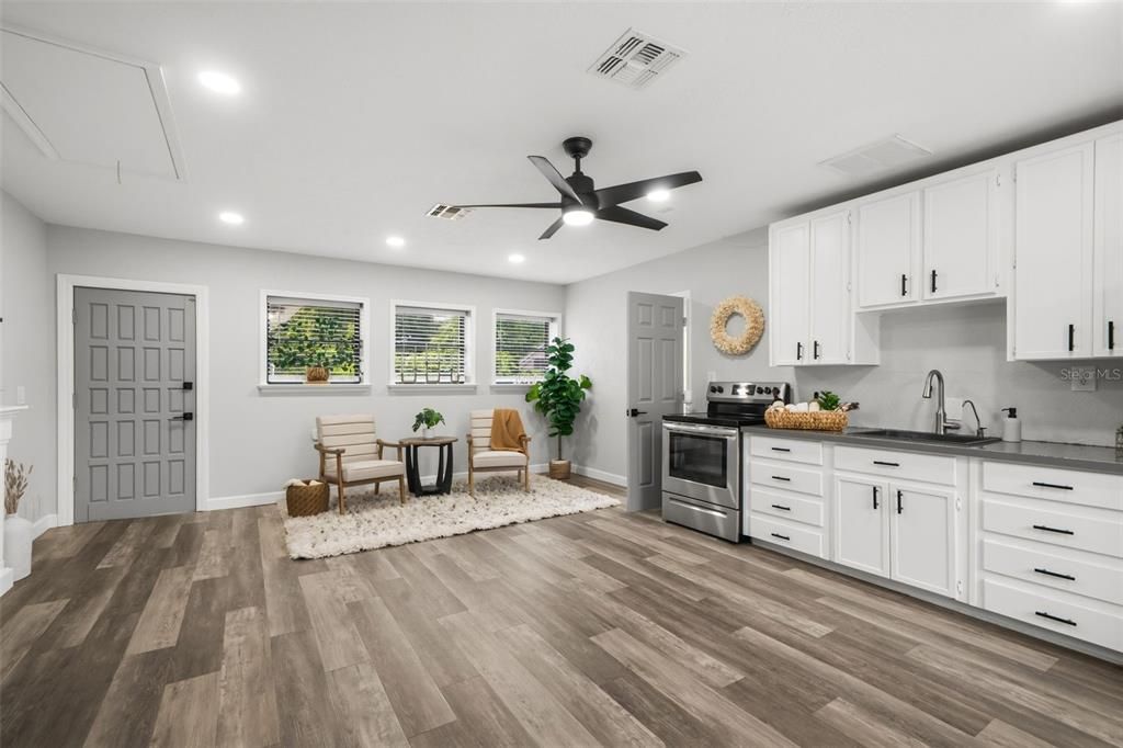 Active With Contract: $559,900 (5 beds, 3 baths, 3631 Square Feet)