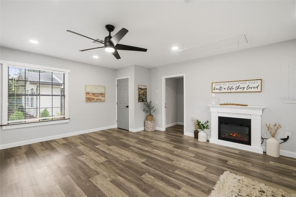 Active With Contract: $559,900 (5 beds, 3 baths, 3631 Square Feet)