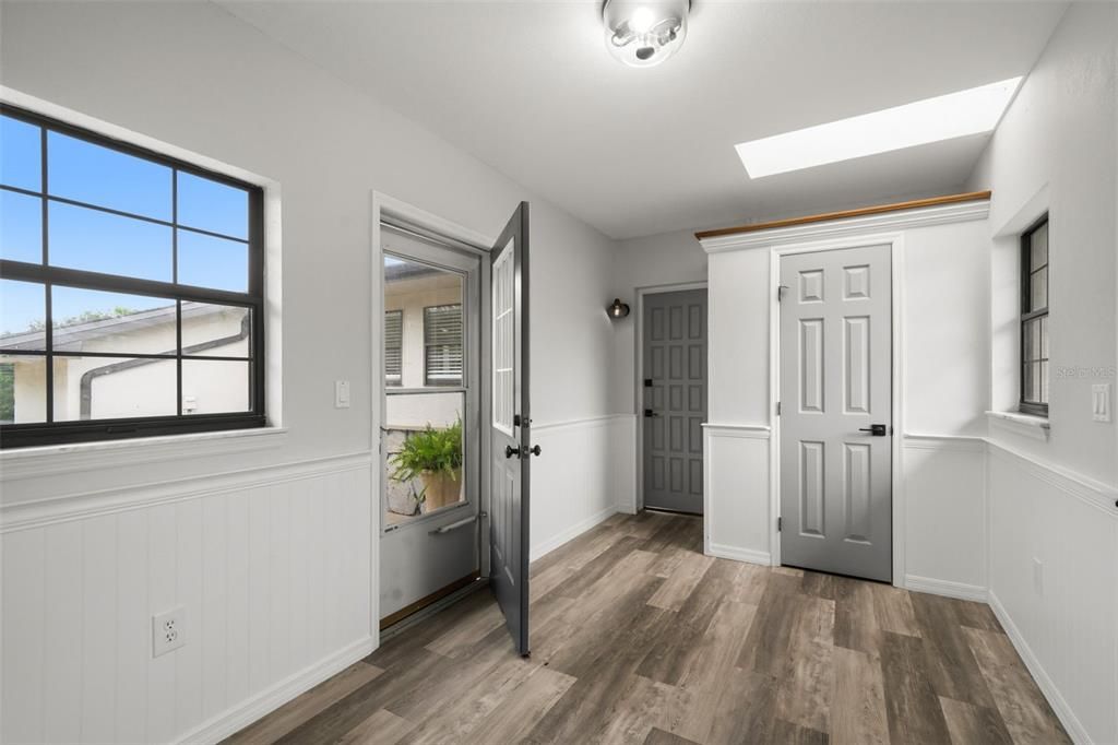 Active With Contract: $559,900 (5 beds, 3 baths, 3631 Square Feet)