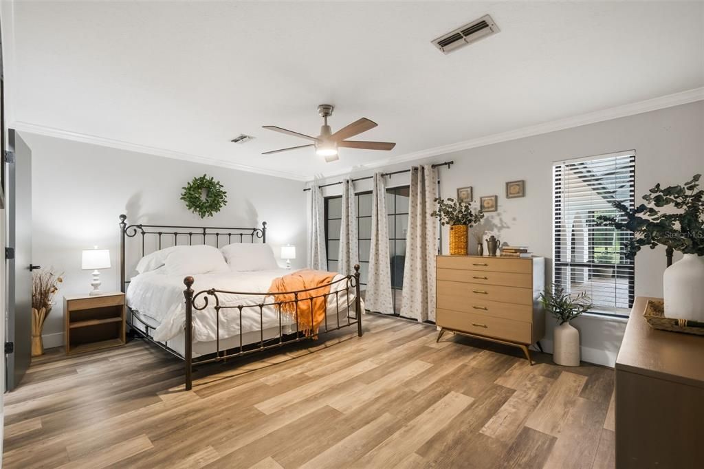 Active With Contract: $559,900 (5 beds, 3 baths, 3631 Square Feet)