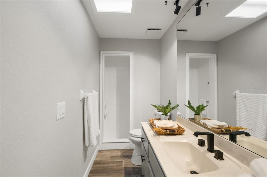 Active With Contract: $559,900 (5 beds, 3 baths, 3631 Square Feet)