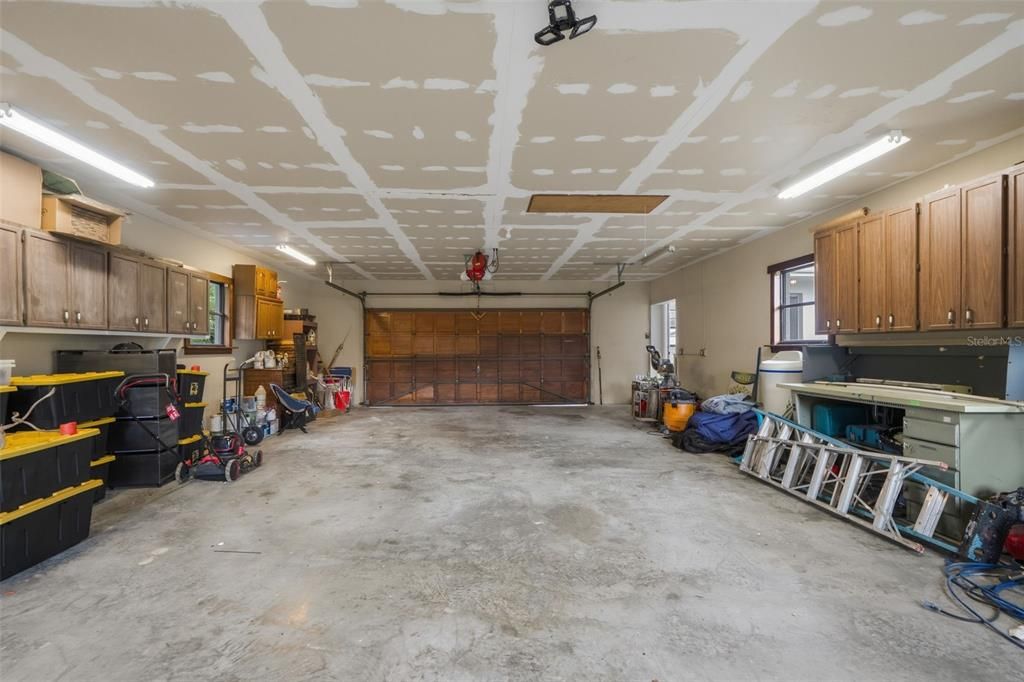 Active With Contract: $559,900 (5 beds, 3 baths, 3631 Square Feet)
