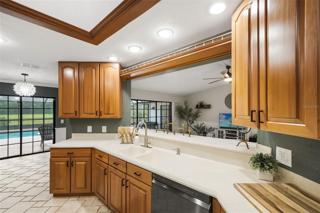 Active With Contract: $559,900 (5 beds, 3 baths, 3631 Square Feet)