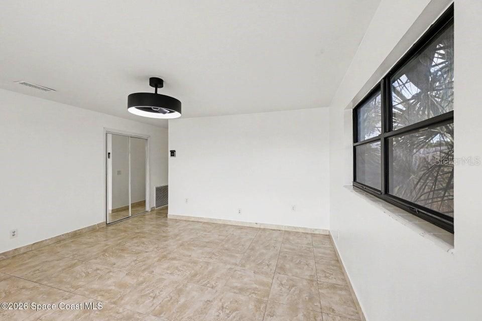 На продажу: $299,900 (4 спален, 2 ванн, 1844 Квадратных фут)