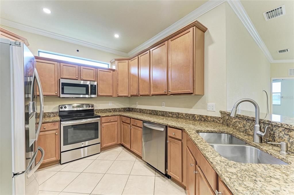 For Sale: $338,000 (2 beds, 2 baths, 1525 Square Feet)
