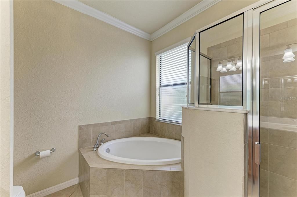 For Sale: $338,000 (2 beds, 2 baths, 1525 Square Feet)