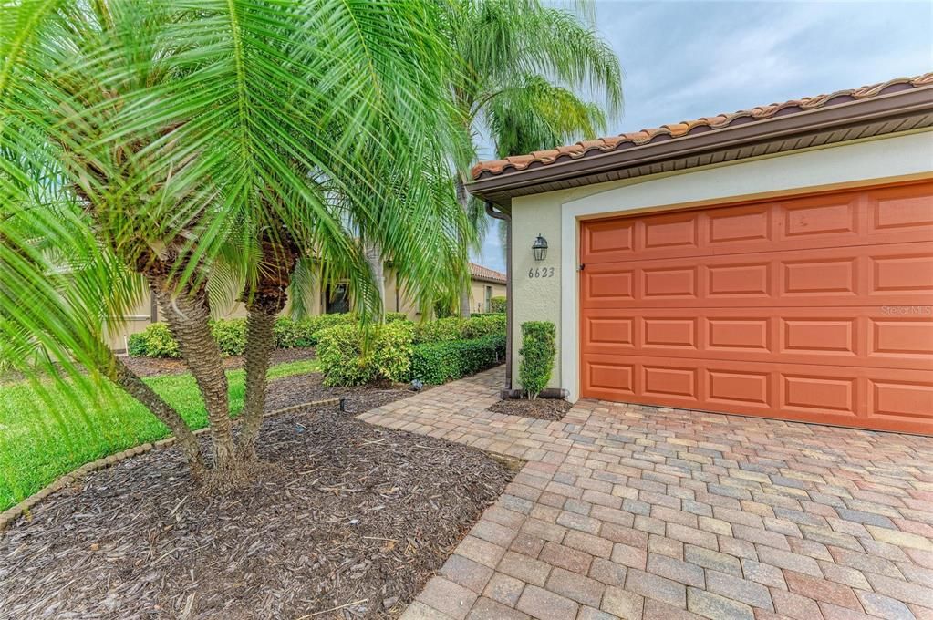 For Sale: $338,000 (2 beds, 2 baths, 1525 Square Feet)