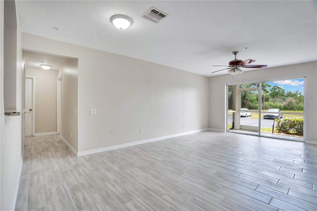 En Venta: $249,900 (3 camas, 2 baños, 1364 Pies cuadrados)