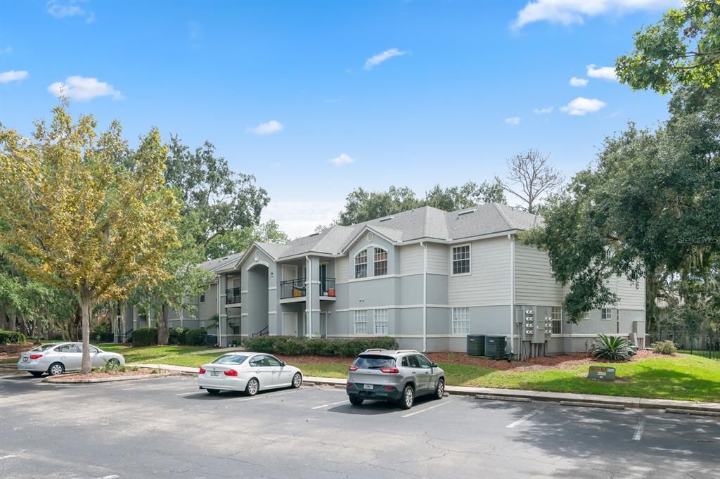For Sale: $150,000 (2 beds, 2 baths, 950 Square Feet)