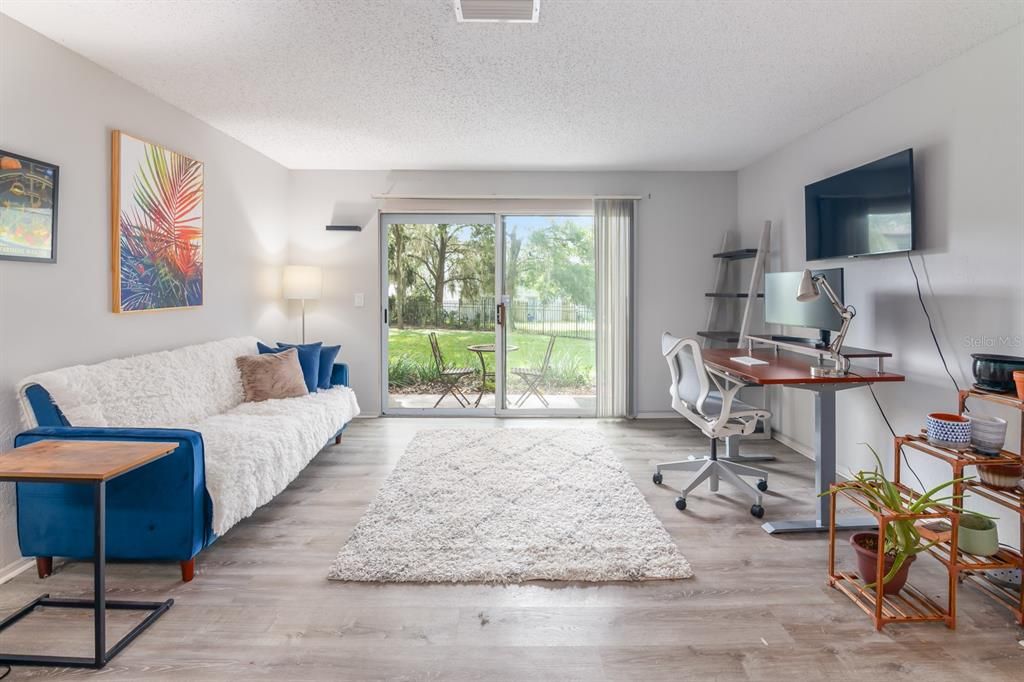 For Sale: $150,000 (2 beds, 2 baths, 950 Square Feet)