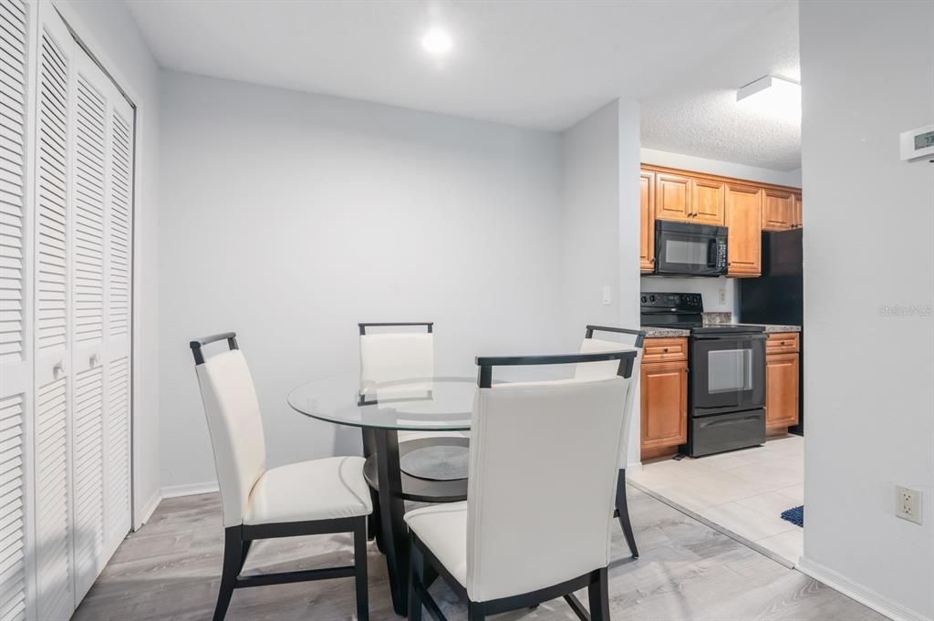 For Sale: $150,000 (2 beds, 2 baths, 950 Square Feet)