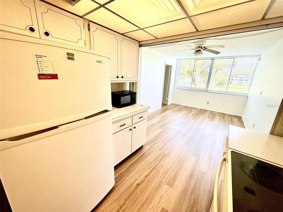 For Rent: $1,500 (1 beds, 1 baths, 930 Square Feet)
