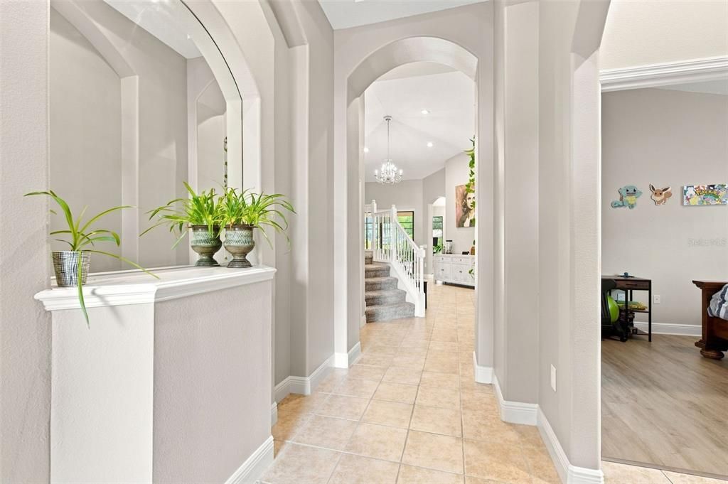 Activo con contrato: $599,000 (4 camas, 3 baños, 2835 Pies cuadrados)