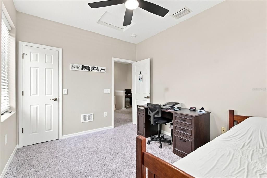 Activo con contrato: $599,000 (4 camas, 3 baños, 2835 Pies cuadrados)