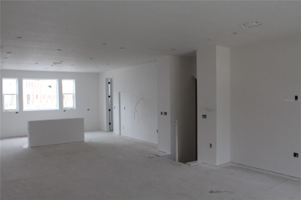 For Sale: $809,900 (3 beds, 3 baths, 2558 Square Feet)