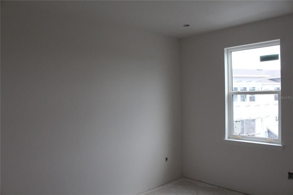 For Sale: $809,900 (3 beds, 3 baths, 2558 Square Feet)