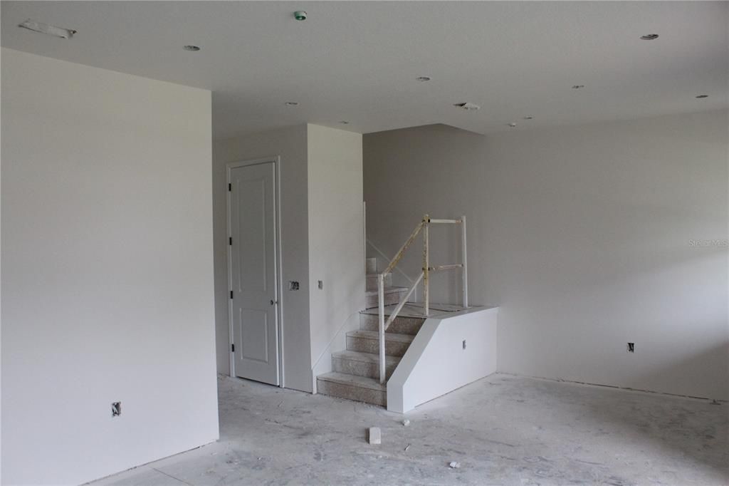 For Sale: $809,900 (3 beds, 3 baths, 2558 Square Feet)