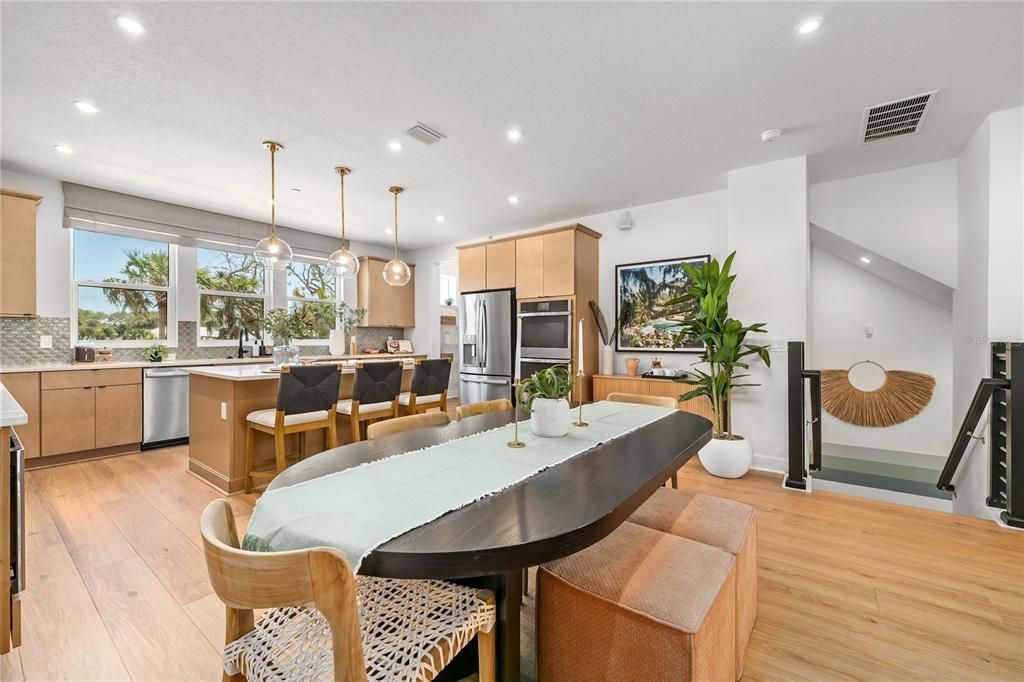 For Sale: $809,900 (3 beds, 3 baths, 2558 Square Feet)