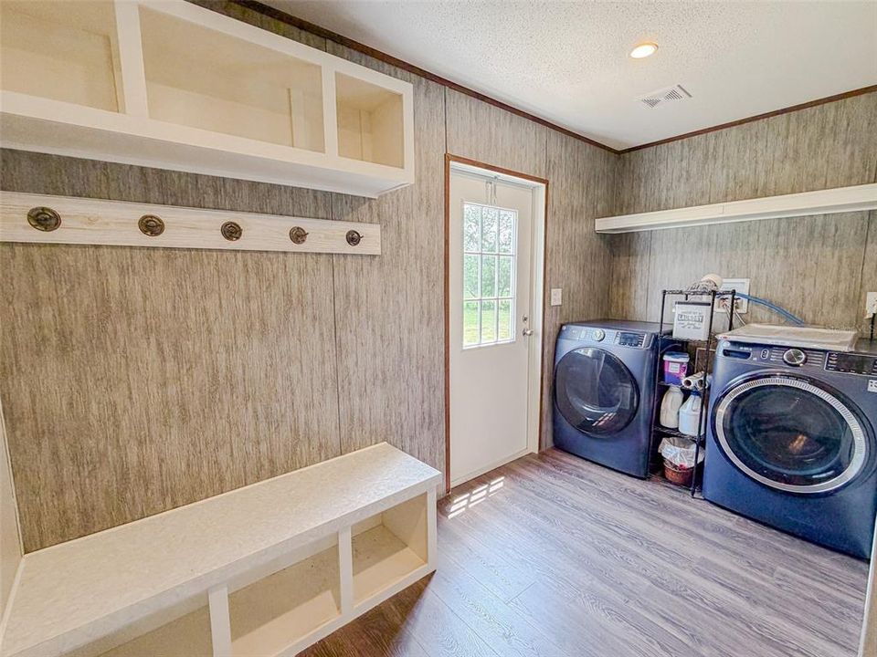 En Venta: $449,900 (3 camas, 2 baños, 1728 Pies cuadrados)