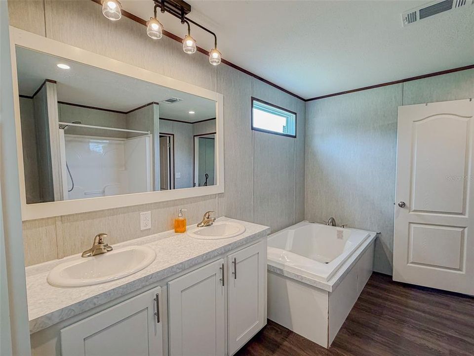 En Venta: $449,900 (3 camas, 2 baños, 1728 Pies cuadrados)