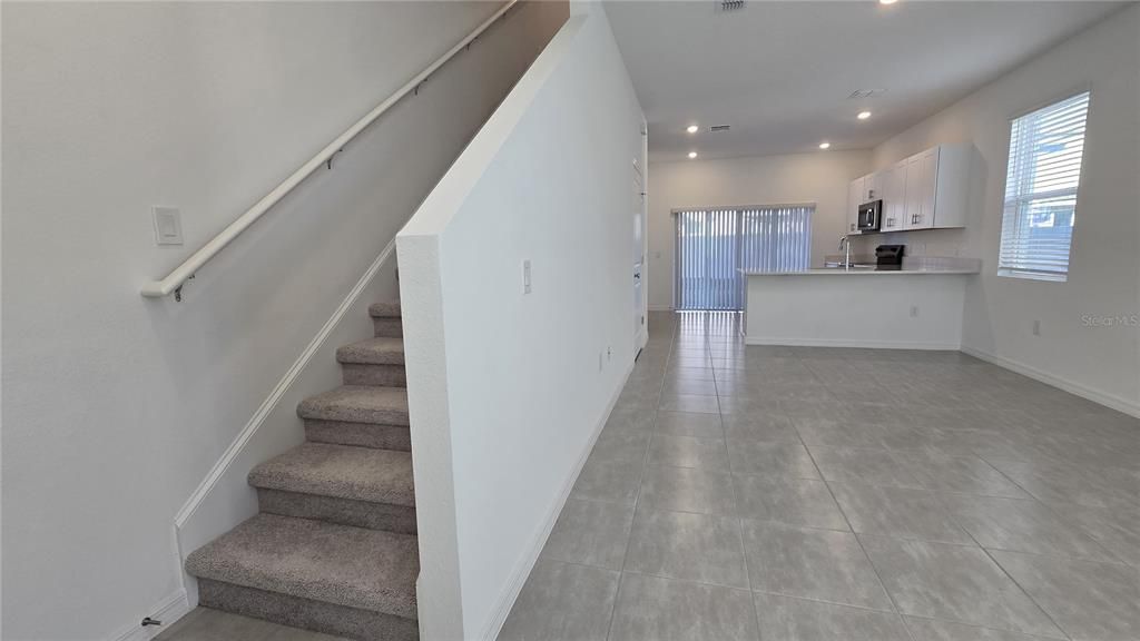 В аренду: $1,700 (2 спален, 2 ванн, 1180 Квадратных фут)