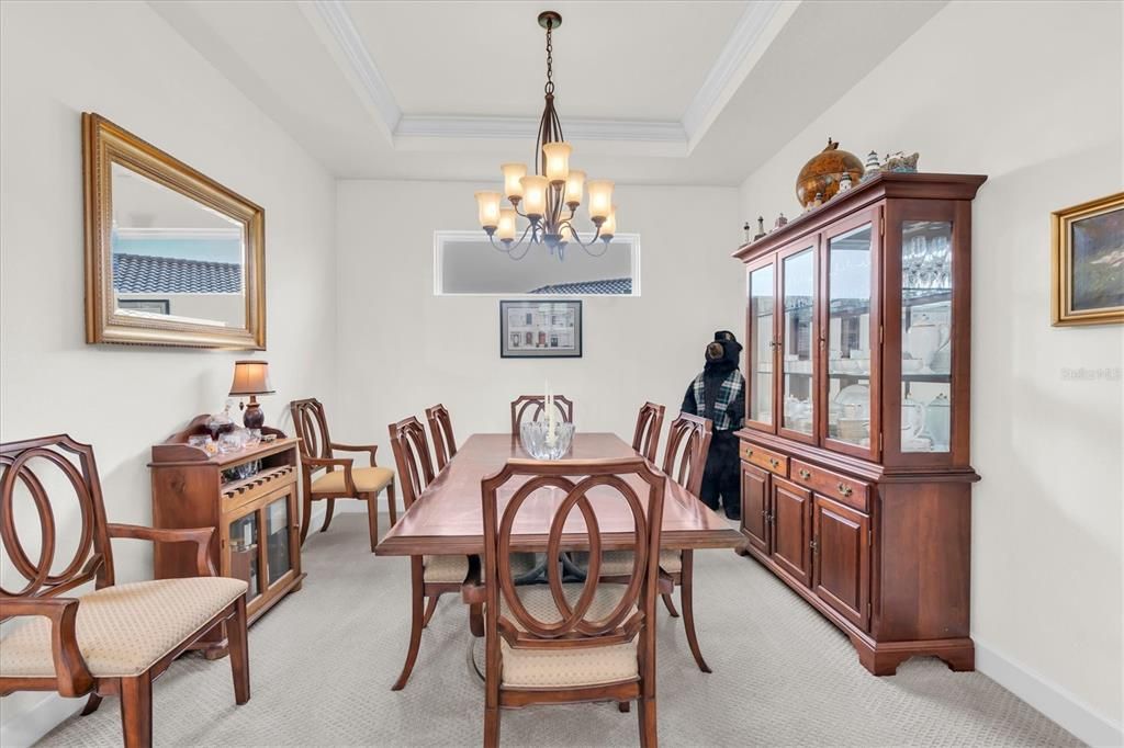 En Venta: $649,900 (3 camas, 2 baños, 1931 Pies cuadrados)