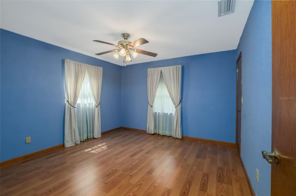 Active With Contract: $280,000 (3 beds, 2 baths, 1602 Square Feet)