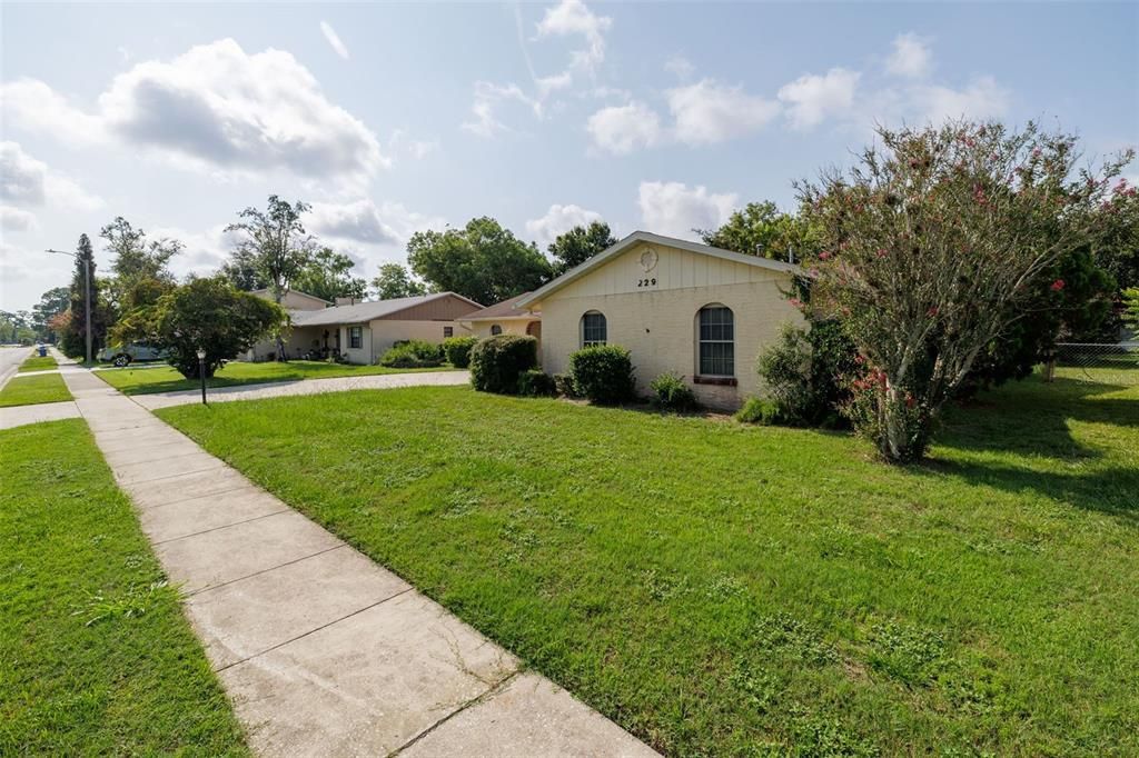 Active With Contract: $280,000 (3 beds, 2 baths, 1602 Square Feet)