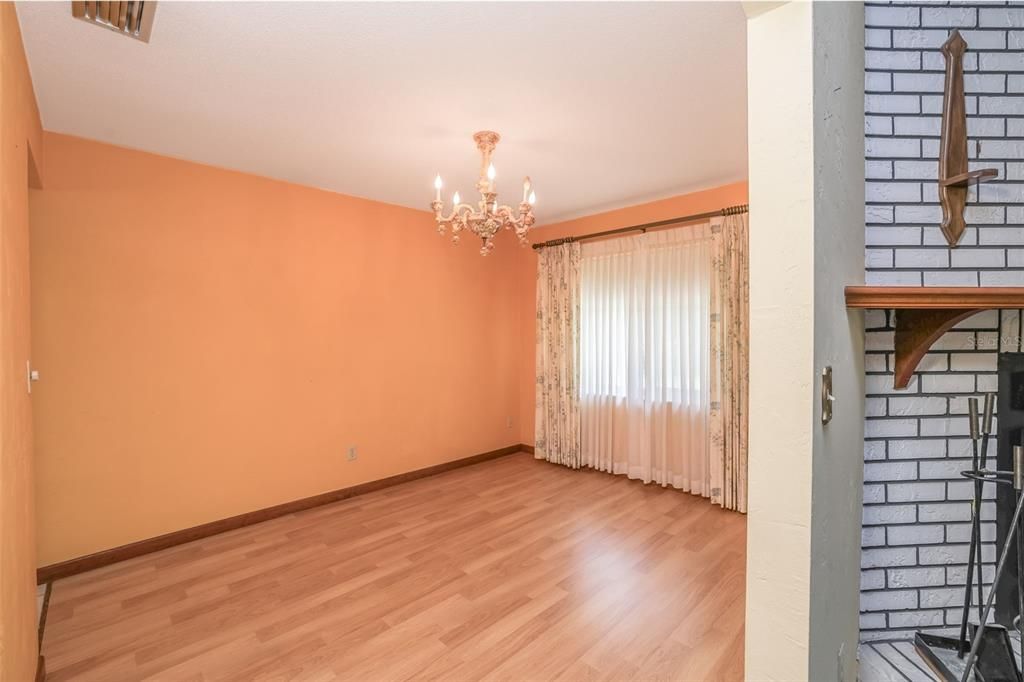 Active With Contract: $280,000 (3 beds, 2 baths, 1602 Square Feet)