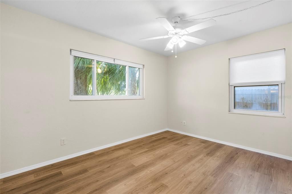 На продажу: $489,900 (4 спален, 2 ванн, 1830 Квадратных фут)