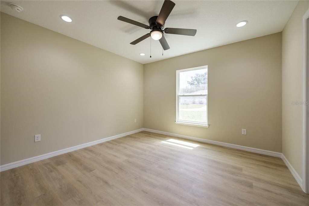 For Sale: $269,900 (3 beds, 2 baths, 1449 Square Feet)