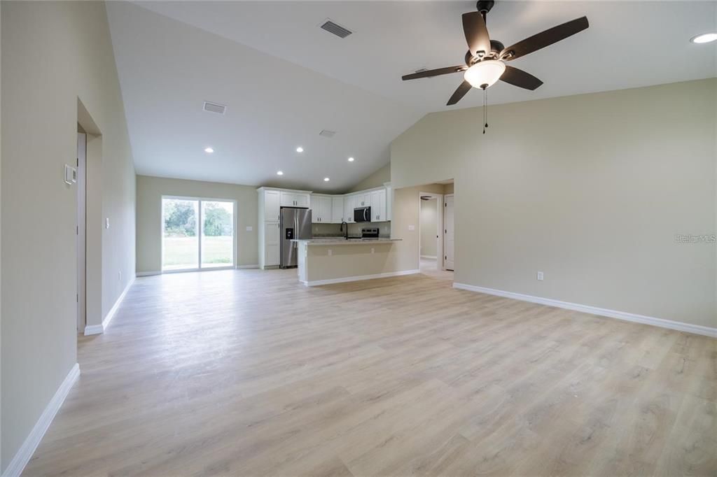 For Sale: $269,900 (3 beds, 2 baths, 1449 Square Feet)