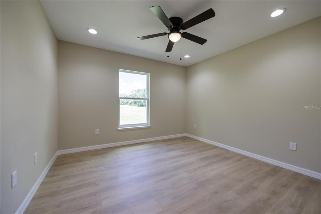 For Sale: $269,900 (3 beds, 2 baths, 1449 Square Feet)