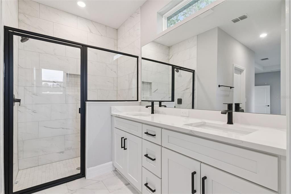 For Sale: $329,900 (4 beds, 3 baths, 1990 Square Feet)
