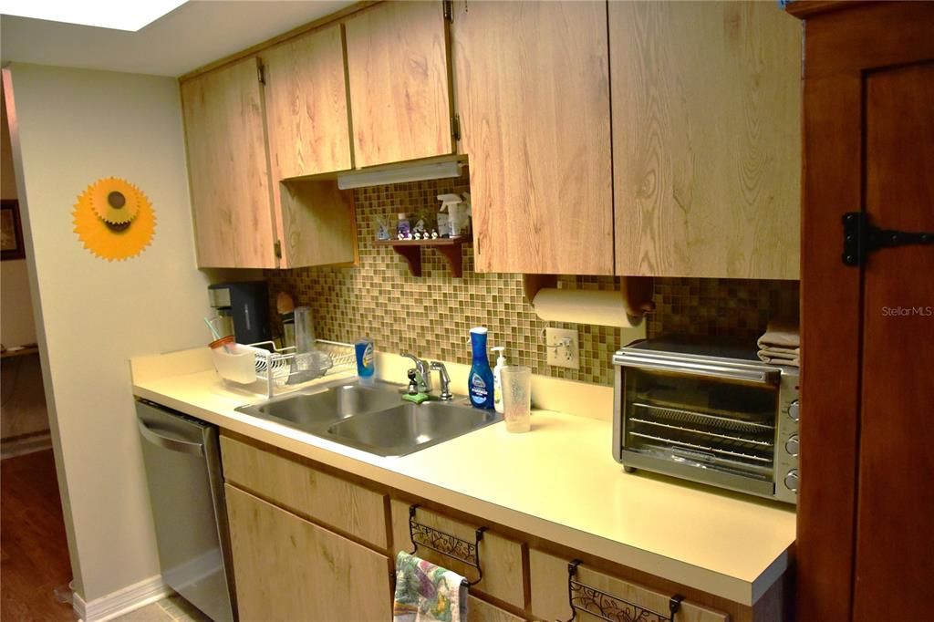 For Sale: $219,000 (2 beds, 2 baths, 1066 Square Feet)