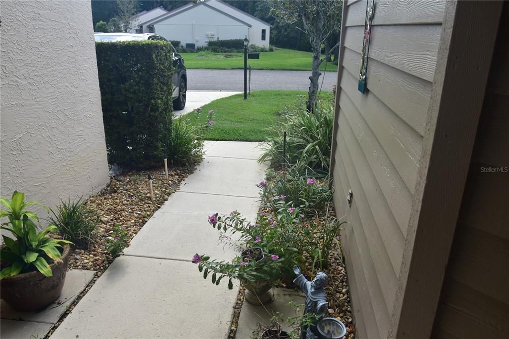 For Sale: $219,000 (2 beds, 2 baths, 1066 Square Feet)