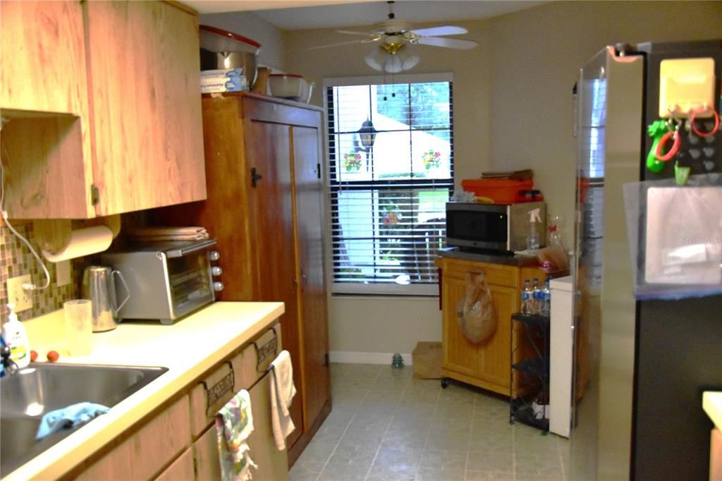 For Sale: $219,000 (2 beds, 2 baths, 1066 Square Feet)