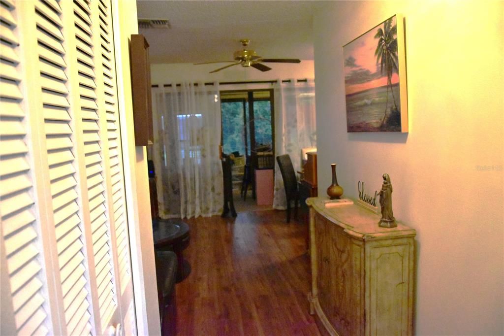 For Sale: $219,000 (2 beds, 2 baths, 1066 Square Feet)