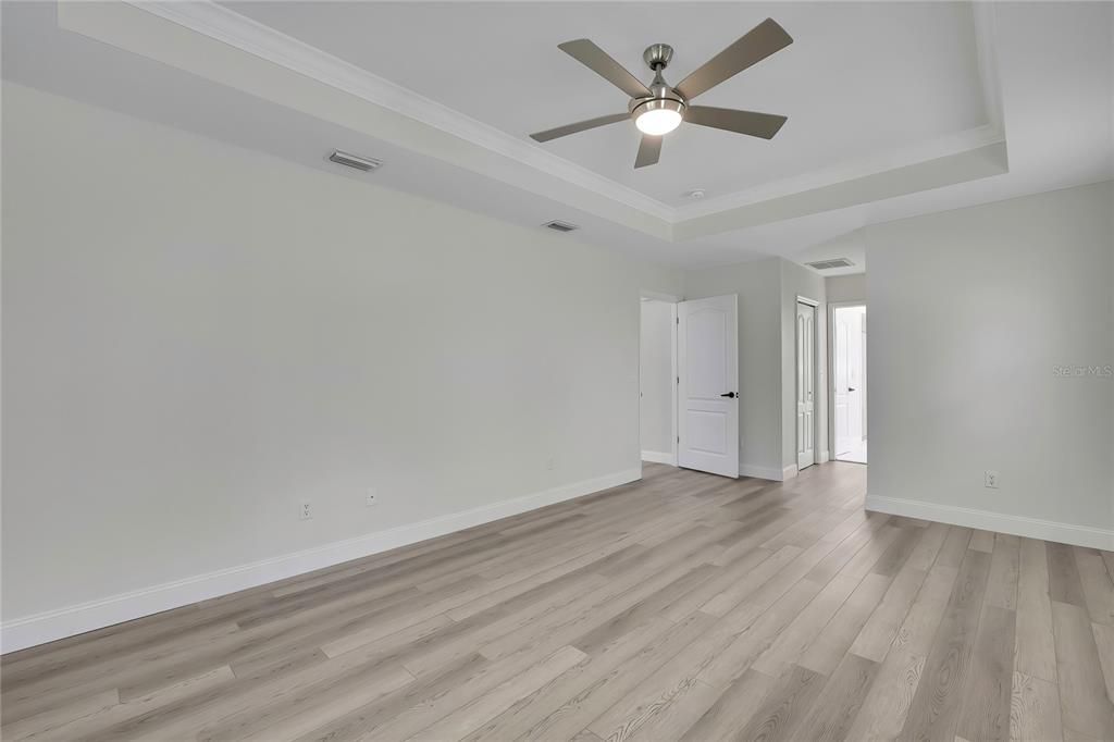 На продажу: $375,000 (3 спален, 2 ванн, 1807 Квадратных фут)