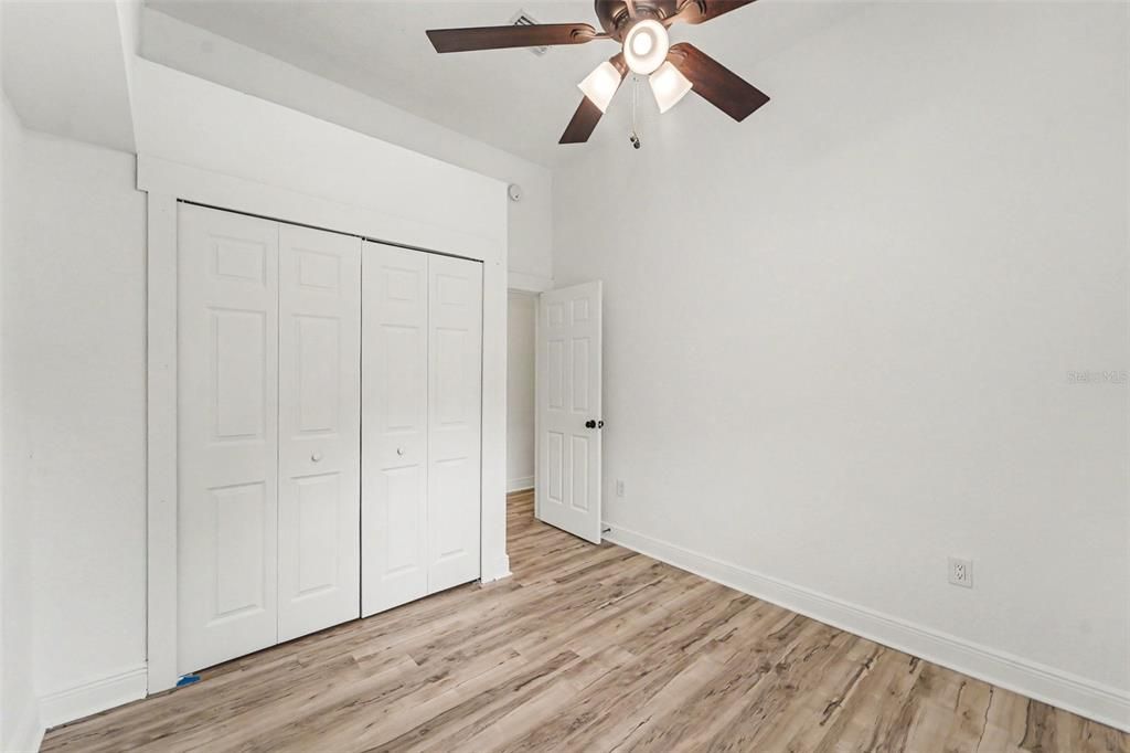 For Sale: $350,000 (3 beds, 2 baths, 1216 Square Feet)
