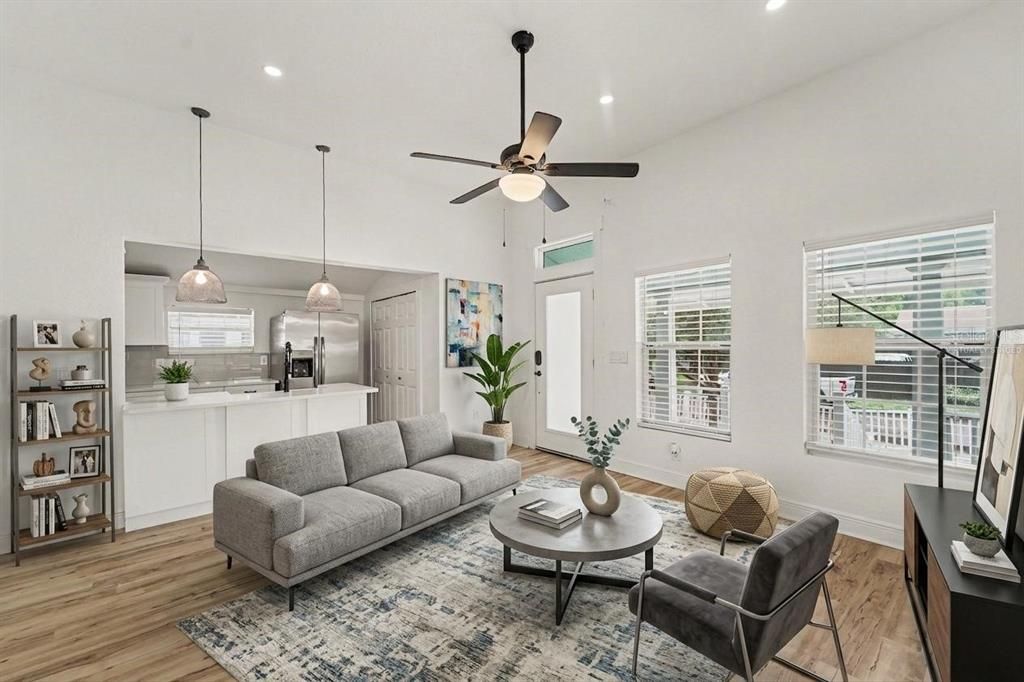 For Sale: $350,000 (3 beds, 2 baths, 1216 Square Feet)