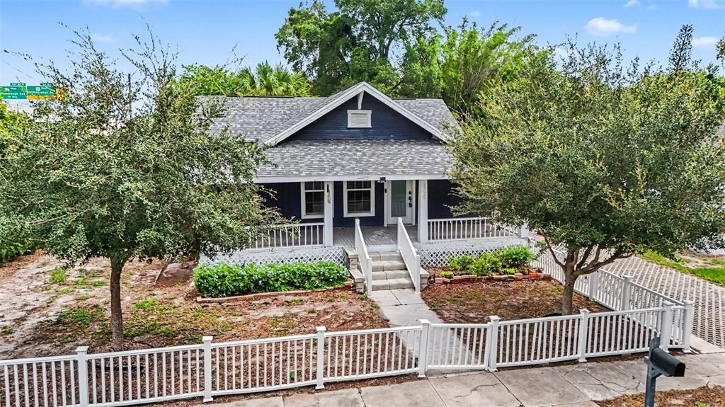 For Sale: $350,000 (3 beds, 2 baths, 1216 Square Feet)